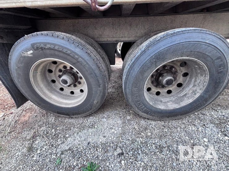 2006-travis-end-dump-image-39