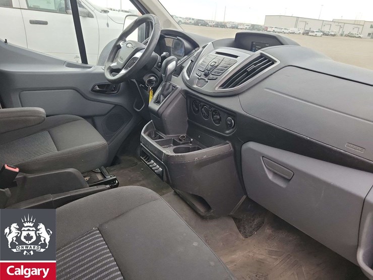 2017-ford-transit-image-32