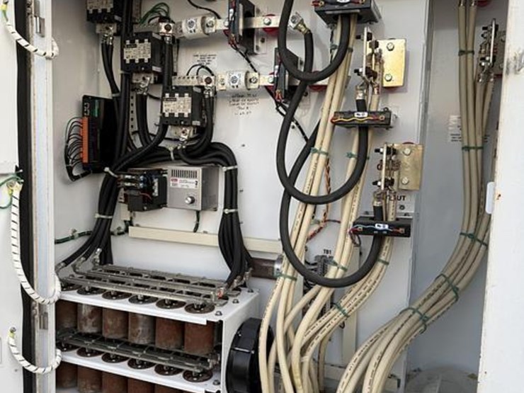 variable-frequency-controller-by-baker-hughes-centrilift-image-4