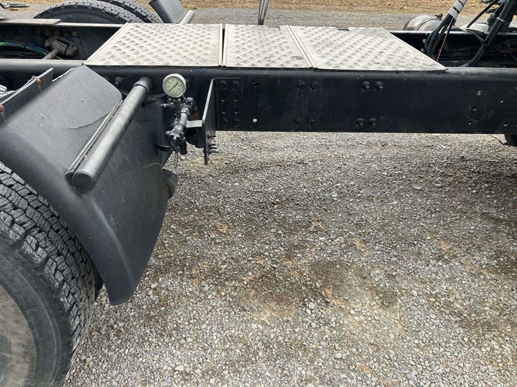 2013-freightliner-cascadia-image-26