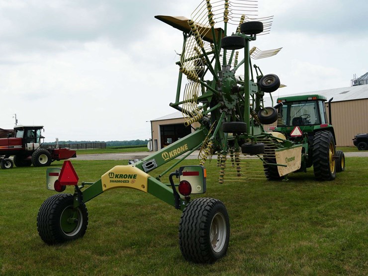 krone-swadro-twin-rotary-hay-rake-image-6