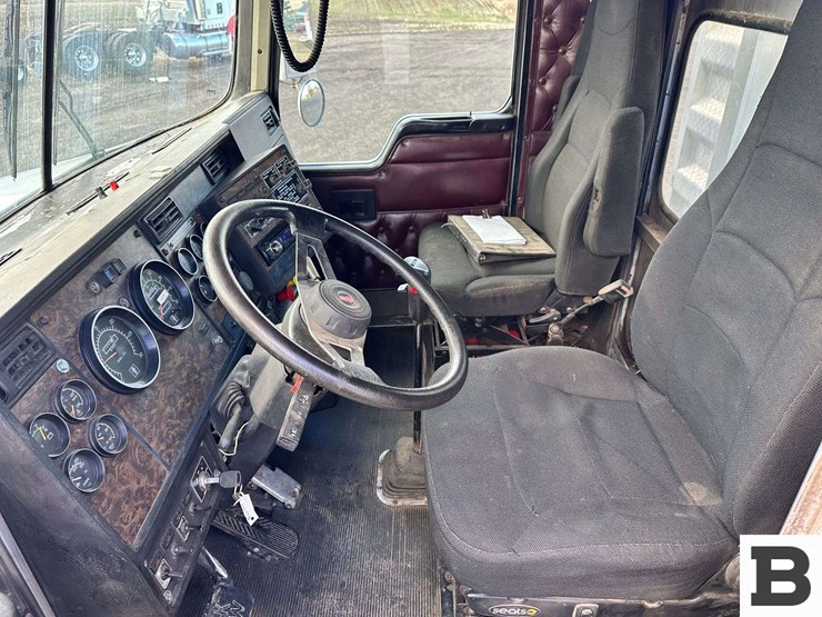 1999-kenworth-t800-image-79