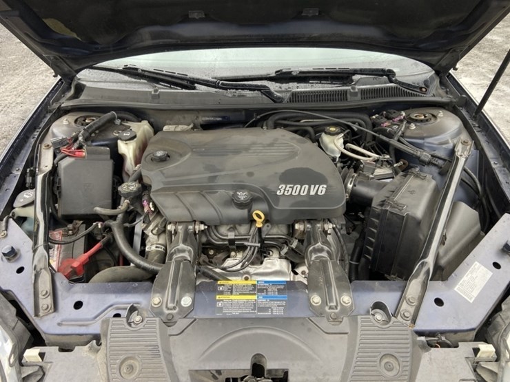 2010-chevrolet-impala-sedan-image-34