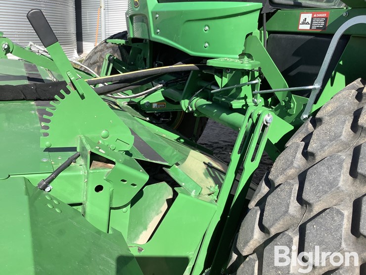 2021-john-deere-w235-image-15