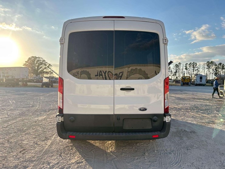 2016-ford-transit-image-23
