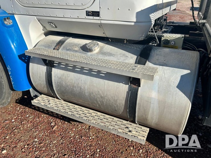 2004-international-9200i-image-16