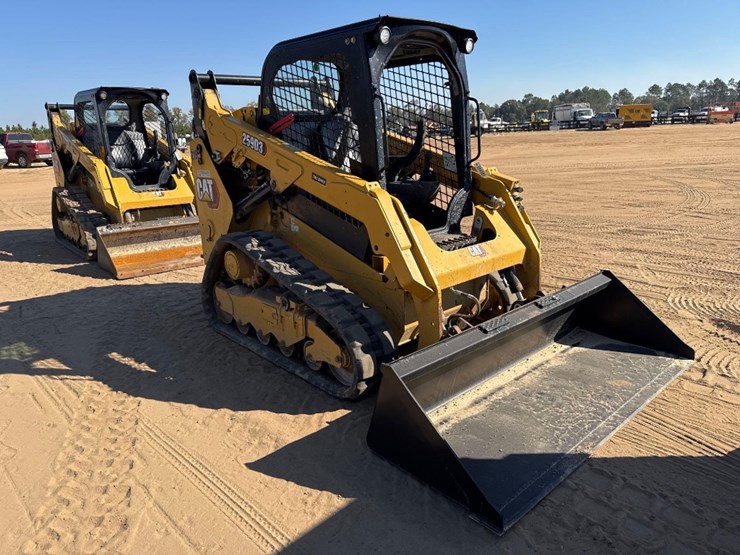 2023-caterpillar-259d3-image-6