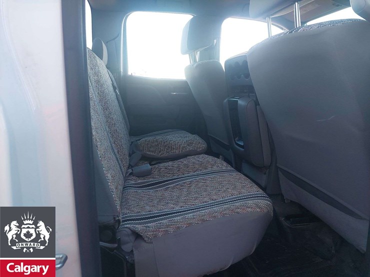 2015-gmc-sierra-2500hd-image-15