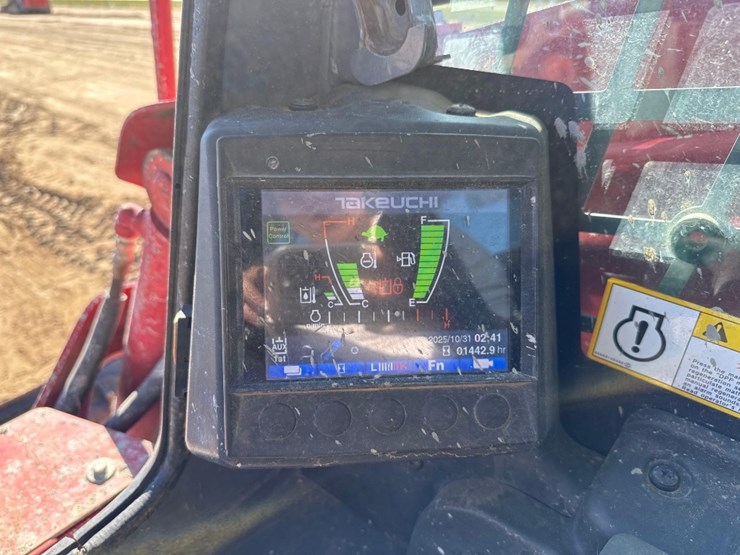 2021-takeuchi-tl8r2-image-28