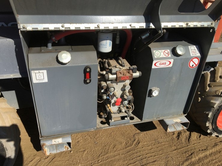 2015-skyjack-sj6832rt-image-9