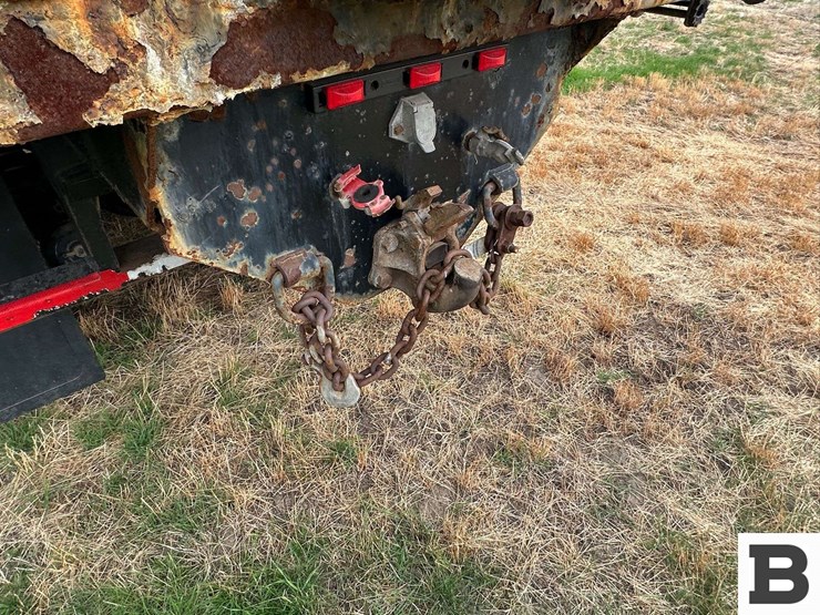 2000-peterbilt-grain-truck---lewiston,-id-image-23
