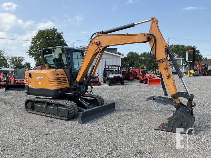 2018-case-cx57c-image-7