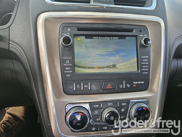 2014-gmc-acadia-image-29