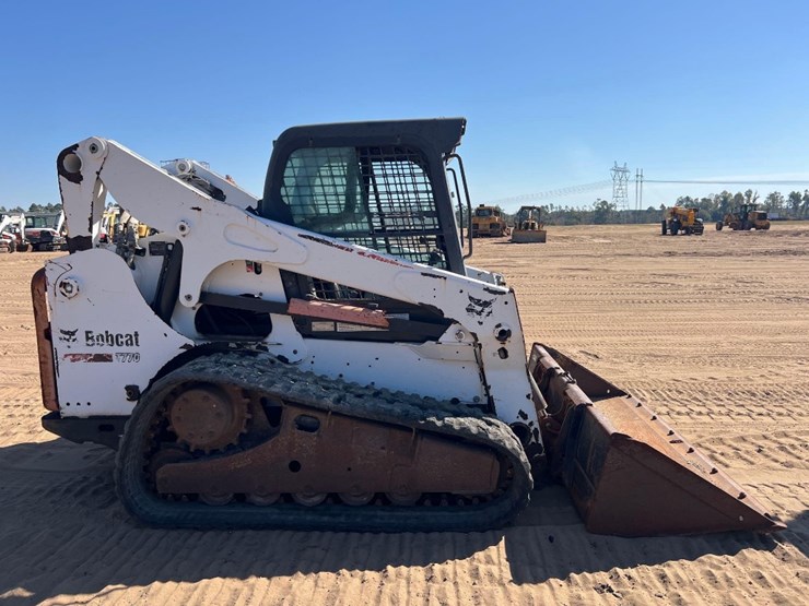 2012-bobcat-t770-image-5