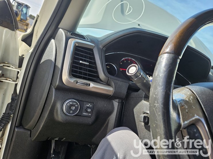 2014-gmc-acadia-image-27