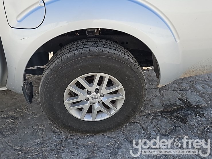 2016-nissan-frontier-image-14