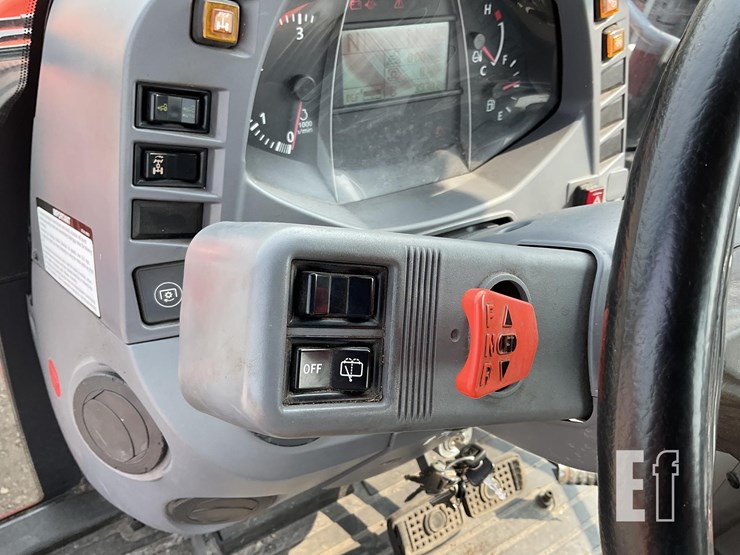 2015-kubota-m6-111-image-28