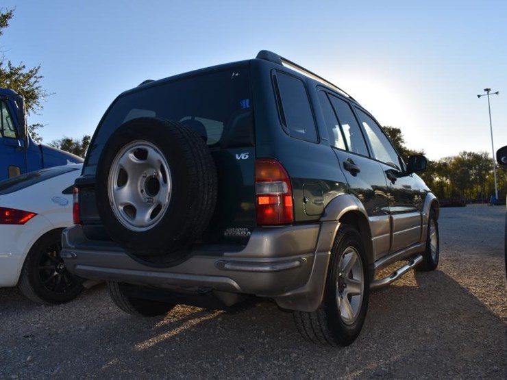 2001-suzuki-grand-vitara-image-3