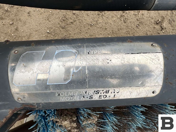 1997-holms-industrial-hydraulic-broom-image-8