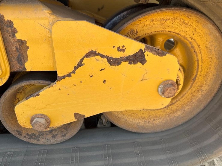 2023-caterpillar-259d3-image-14