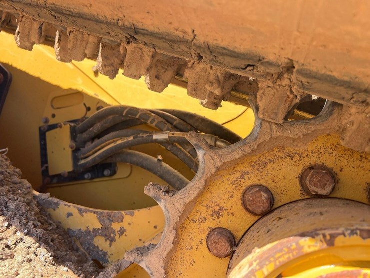 2020-caterpillar-299d3-image-24