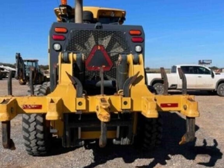 2018-deere-672g-image-16