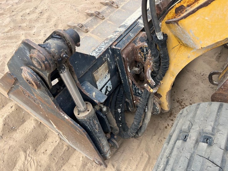 2021-caterpillar-259d3-image-20