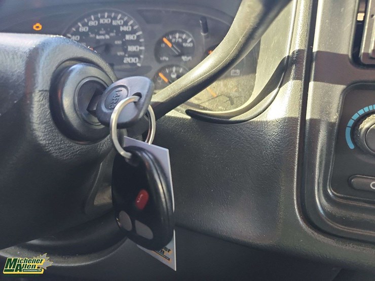 2003-gmc-sierra-1500-image-11