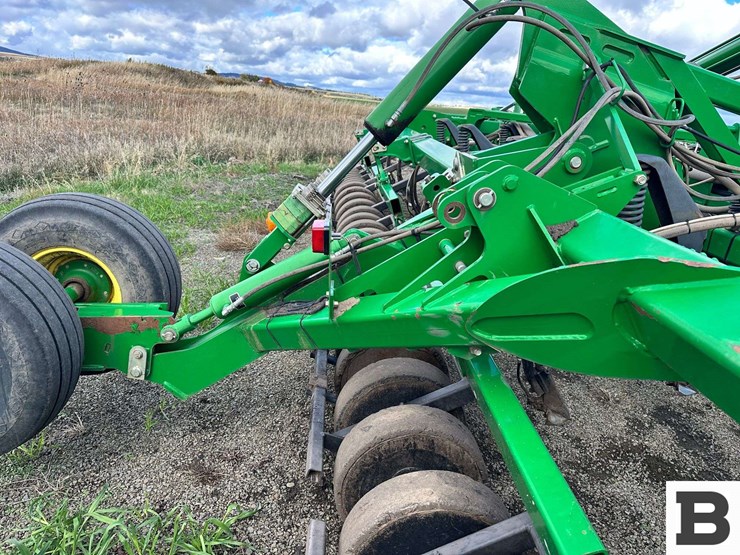 john-deere-1830-image-27