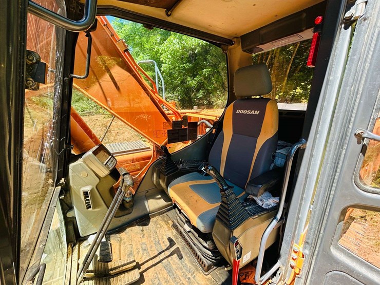 2010-doosan-dx180-lc-image-89