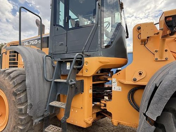 2011-hyundai-hl760-9-image-12