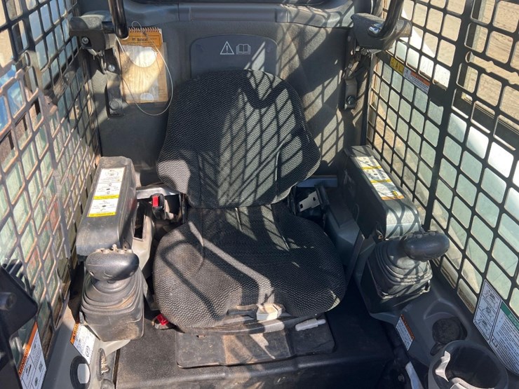 2021-bobcat-t870-image-24