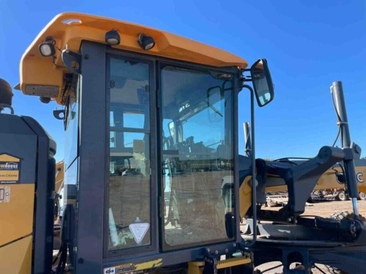 2018-deere-672g-image-22