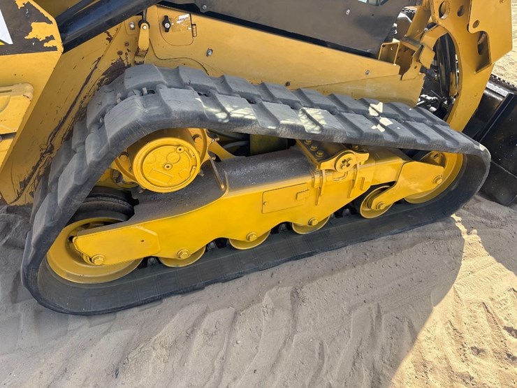 2019-caterpillar-259d-image-15