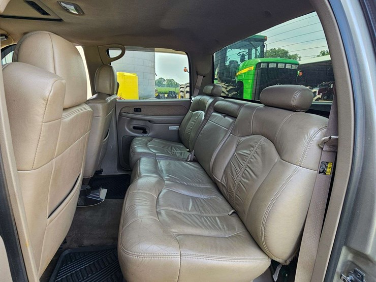 2002-chevrolet-2500hd-image-23