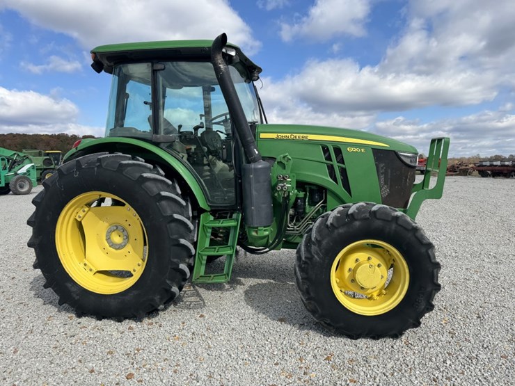 john-deere-6120e-image-4