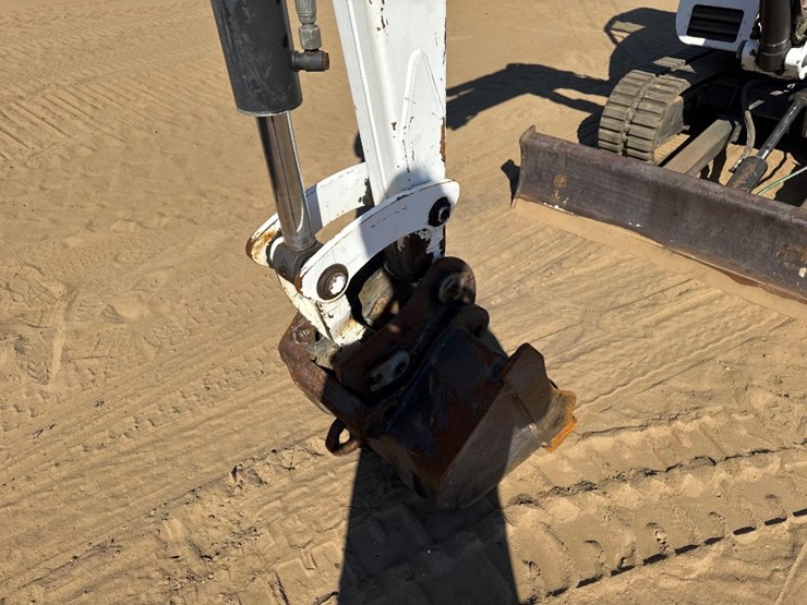 2004-bobcat-331g-image-23