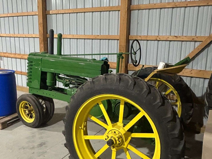 john-deere-b-image-2
