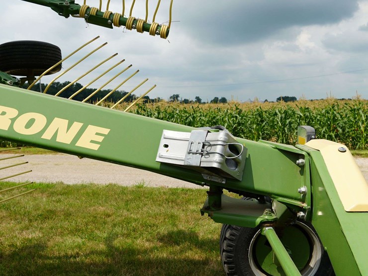 krone-swadro-twin-rotary-hay-rake-image-18