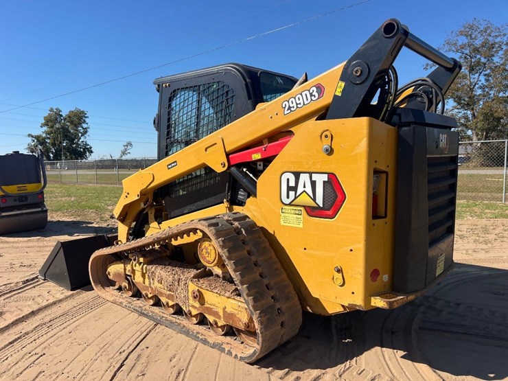 2020-caterpillar-299d3-image-2