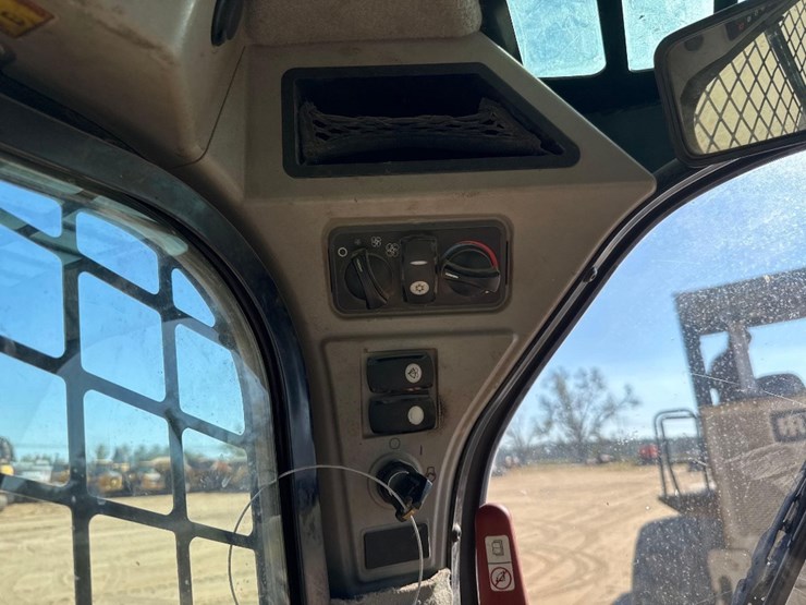 2018-caterpillar-259d-image-25