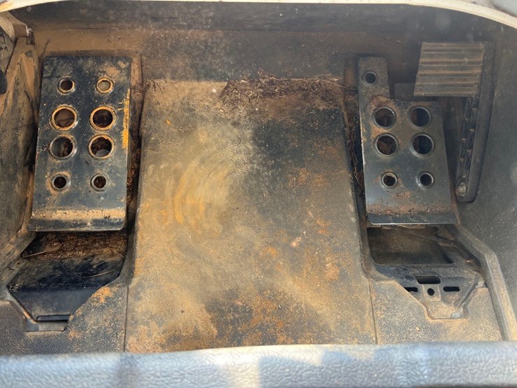 2021-bobcat-t870-image-34