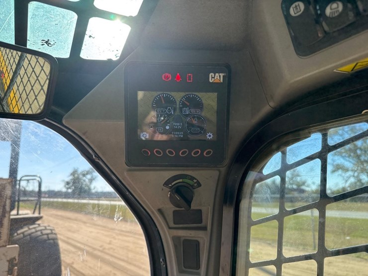 2018-caterpillar-259d-image-28