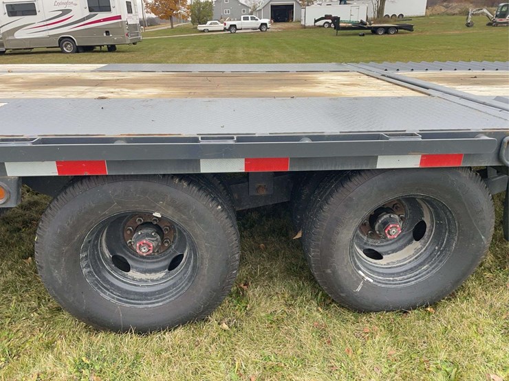 lamar-36’-gooseneck-trailer-image-19
