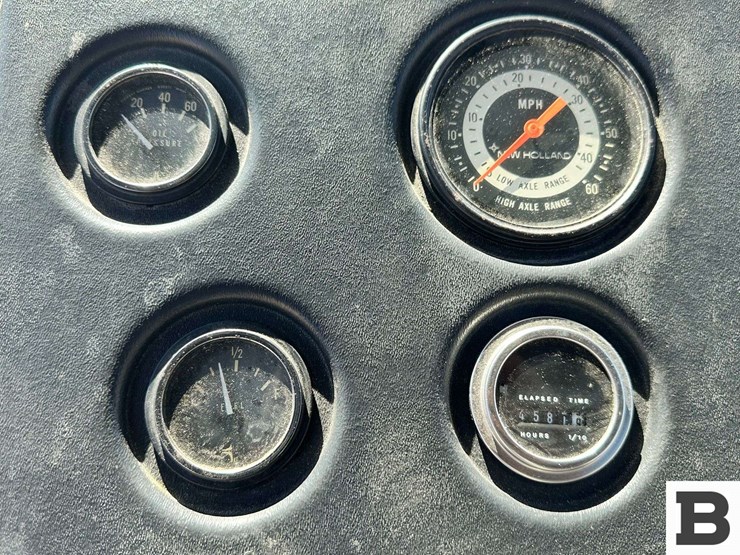 new-holland-1068-image-63