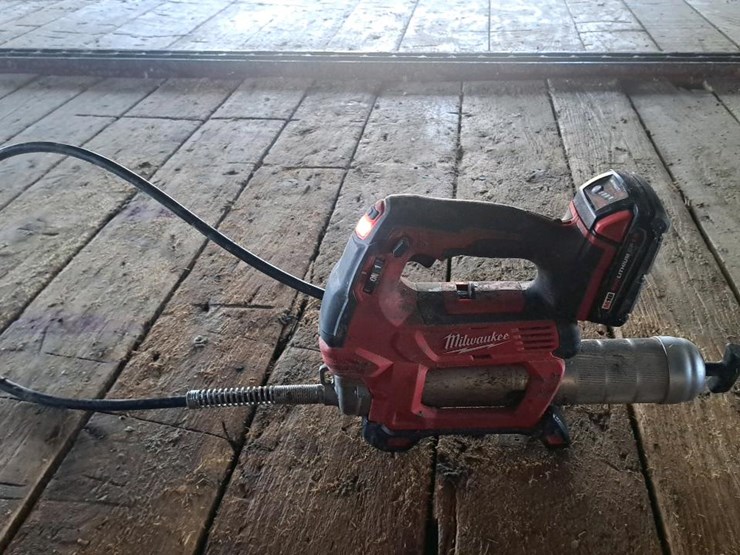 #101-•-milwaukee-grease-gun-image-4