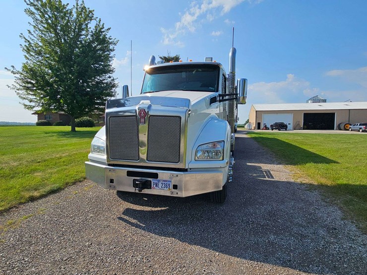 2019-kenworth-t880-image-7