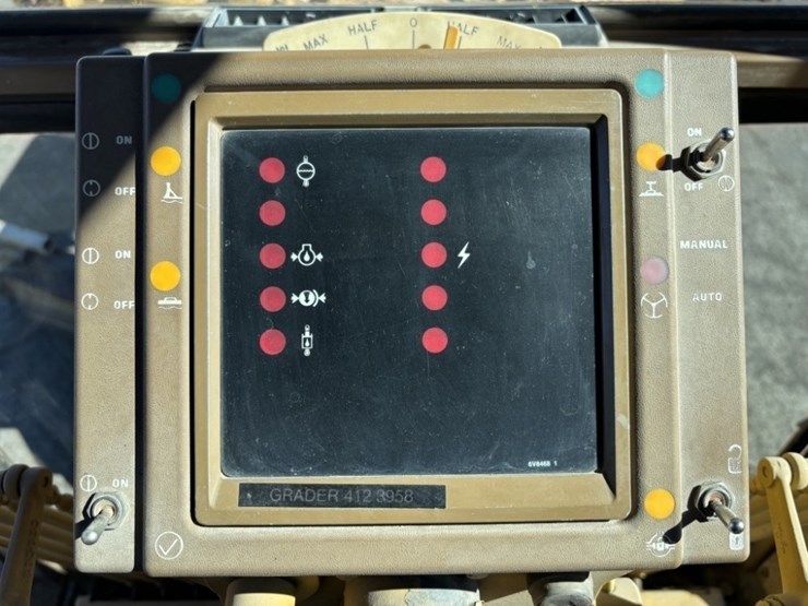 1989-caterpillar-140g-image-26