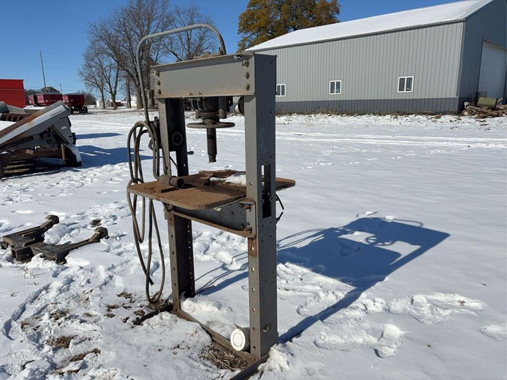 manly-hydraulic-press-image-4