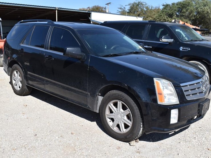 2004-cadillac-srx-image-2